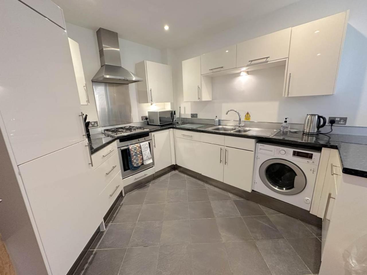 Parc Y Bryn Serviced Apartments Aberystwyth Exteriör bild