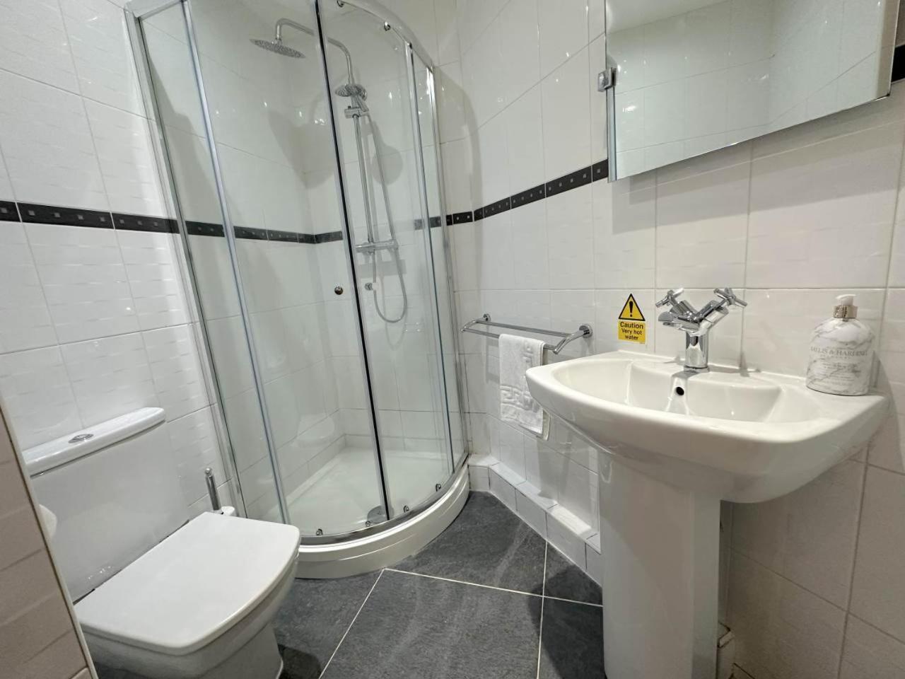 Parc Y Bryn Serviced Apartments Aberystwyth Exteriör bild
