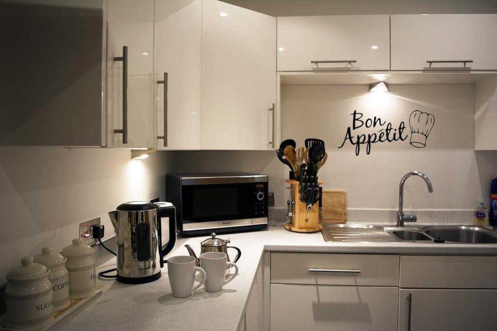 Parc Y Bryn Serviced Apartments Aberystwyth Rum bild