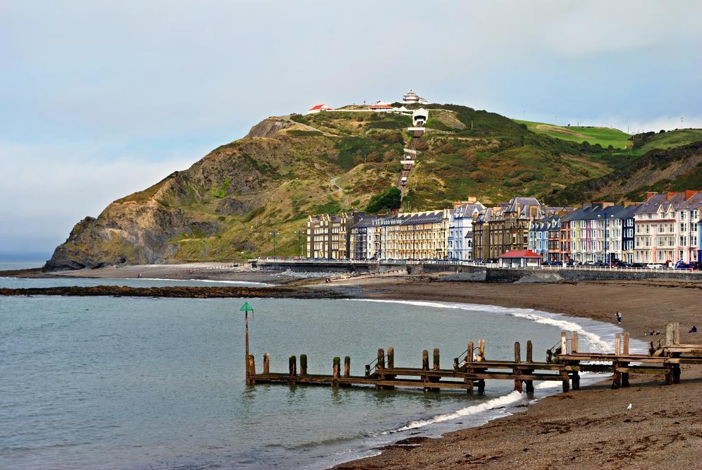 Parc Y Bryn Serviced Apartments Aberystwyth Exteriör bild